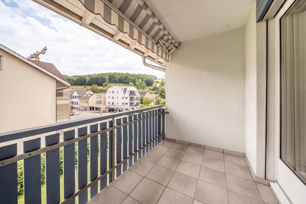 Helle wunderschöne neu renovierte 4.5-Zimmer-Wohnung an zentraler Lage. 10