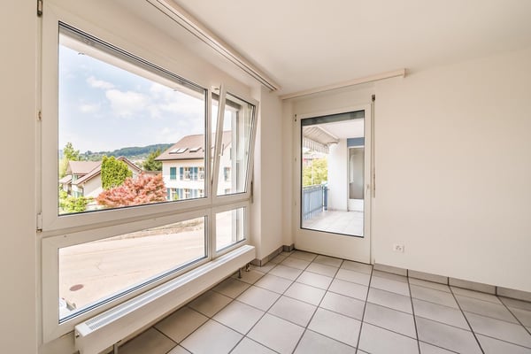 Helle wunderschöne neu renovierte 4.5-Zimmer-Wohnung an zentraler Lage. 11