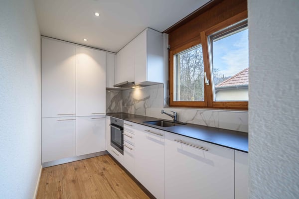 Stilvoll Wohnen mit Komfort – Frisch renovierte 2.5-Zimmer-Wohnung zu vermieten 2