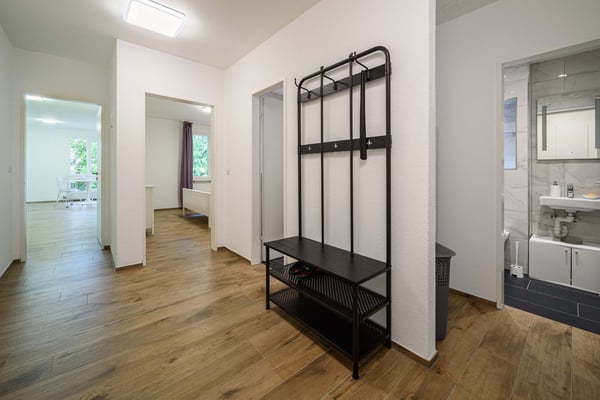 Neu renovierte große 3.5 Zimmerwohnung -Penthouse mit Anbindung an privatem großen Park 17