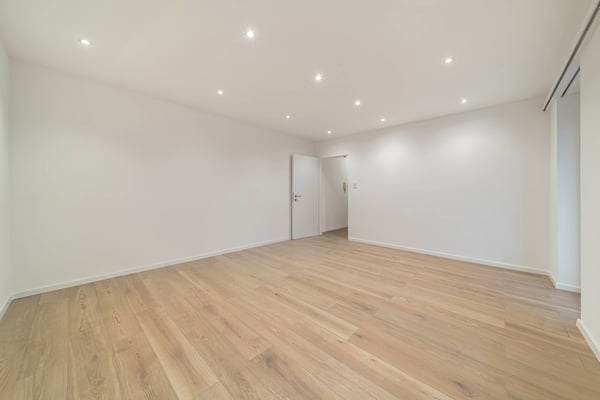 Modernes Stadtleben trifft Ruhe – frisch renovierte 2.5-Zimmer-Wohnung mit Balkon in Basel 12