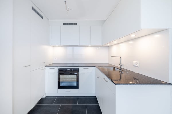 Einziehen und geniessen - Wohnen wo andere Ferien machen mit einmaliger Seesicht und Balkon 3