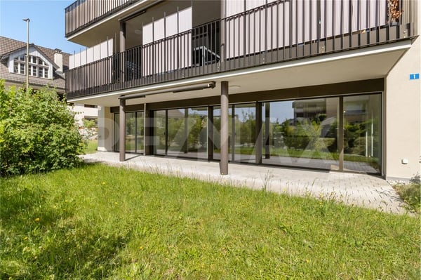 2 ½-Zimmer-Gartenwohnung, hell, modern und mit grossem Sitzplatz 6