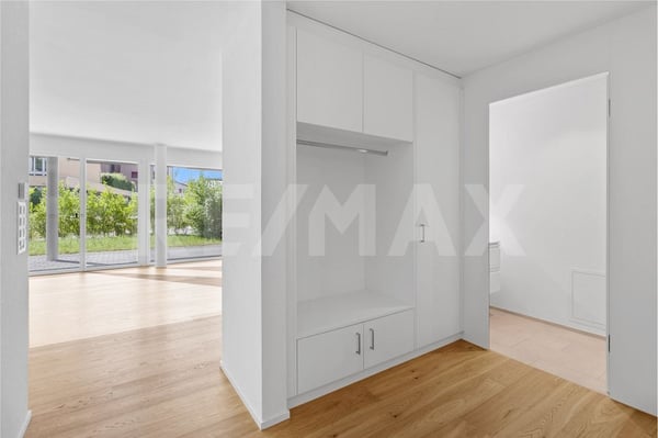 2 ½-Zimmer-Gartenwohnung, hell, modern und mit grossem Sitzplatz 2