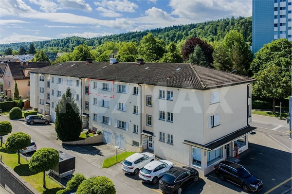AN RUHIGER LAGE: 3-ZIMMER-WOHNUNG MIT SONNIGEM BALKON 2