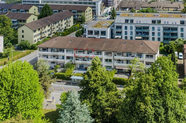 AN RUHIGER LAGE: 3-ZIMMER-WOHNUNG MIT SONNIGEM BALKON 1