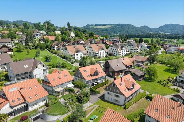 6 ½-Zimmer-Maisonettewohnung mit Bergsicht - familienfreundliches Wohnen nahe Türlersee 1