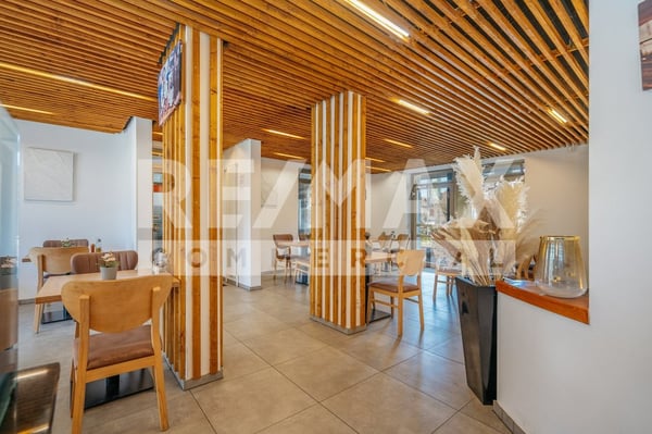 Restaurant Oase mit Aussensitzplätzen direkt am Bach 7