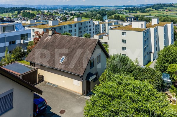5 ½ ZIMMER HAUS AUF 692 m² SONNIGEM GRUNDSTÜCK 2