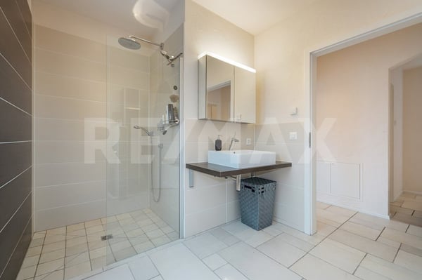 Exklusives 9.5 Zimmer Einfamilienhaus in Schlattingen, TG 9