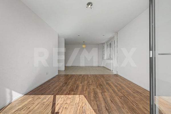 Moderne Terrassenwohnung mit Sicht über Affoltern am Albis 8
