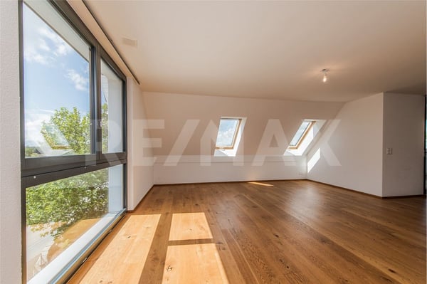 HOCHWERTIGE 4½-ZIMMER-MINERGIE-WOHNUNG MIT SICHT 3