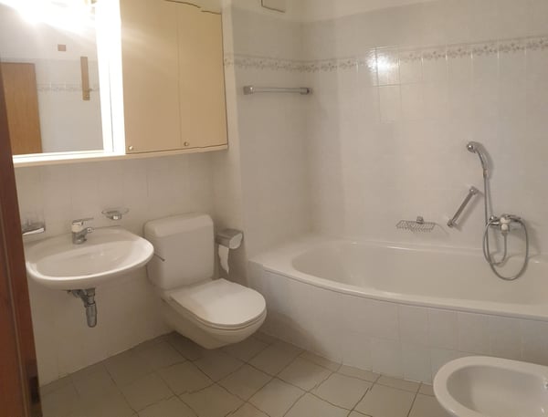 Appartamento luminoso con balcone a Chiasso 8