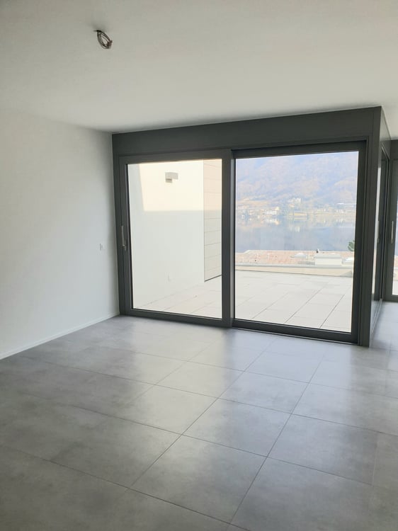 ELEGANTE APPARTAMENTO VISTA LAGO 3