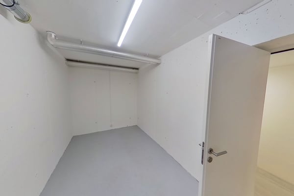 Lagerräume 1m2, 24m2 und 27m2. Unkompliziert, modern und trocken. 3