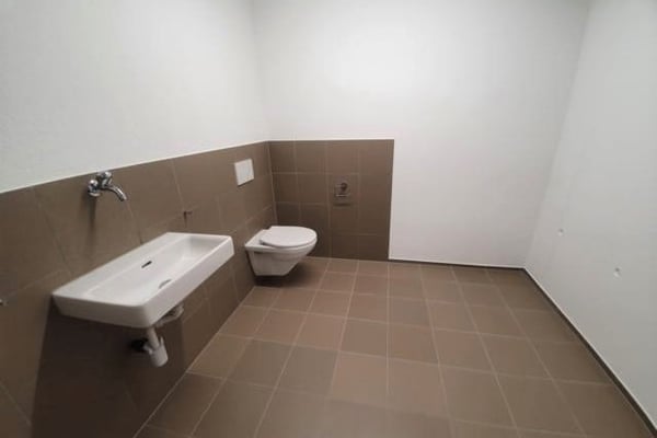 Lagerraum 42m2 - mit Lift in Uster 5