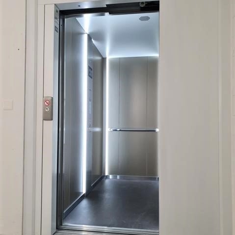 Lagerraum 42m2 - mit Lift in Uster 4