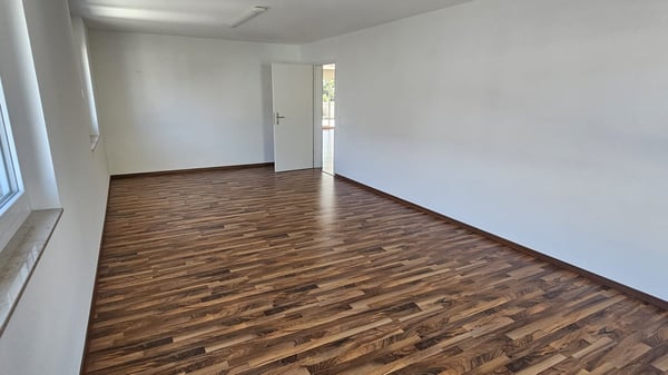Helles 3.5-Zimmer-Büro im 1. OG in Zuzwil – sofort verfügbar 12