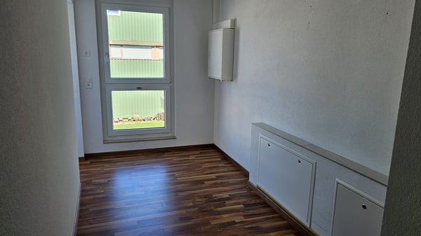 Helles 3.5-Zimmer-Büro im 1. OG in Zuzwil – sofort verfügbar 8
