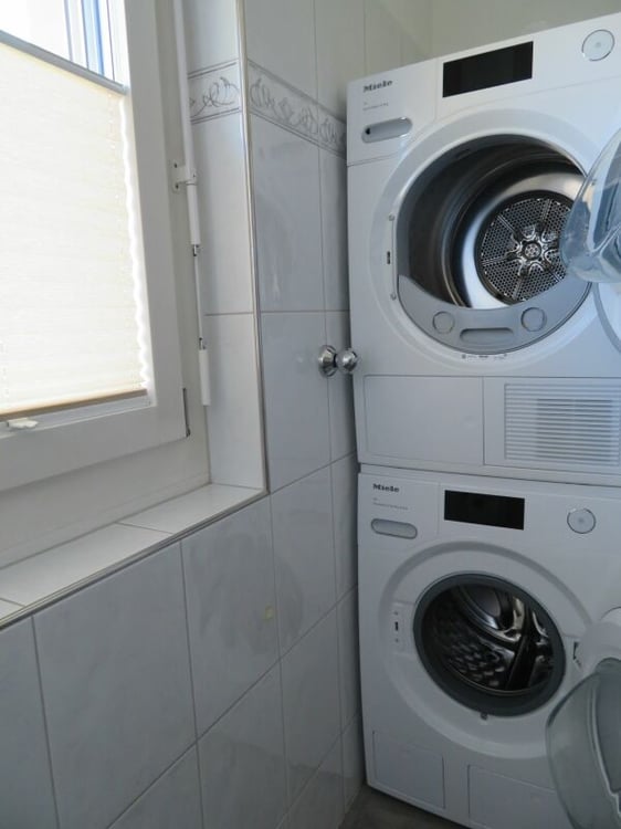 Dach-Maisonetten Wohnung mit 1.5 Zimmer, und weiteren Räumen 5