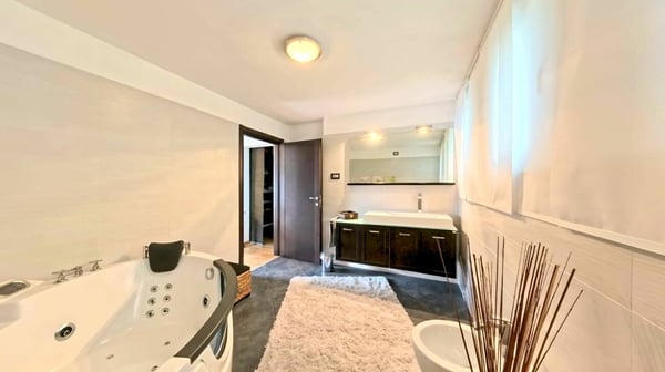 La tua oasi familiare con vista sul Lago di Lugano 12