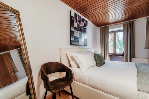 Accogliente duplex ristrutturato vicino all'EOC di Bellinzona 8