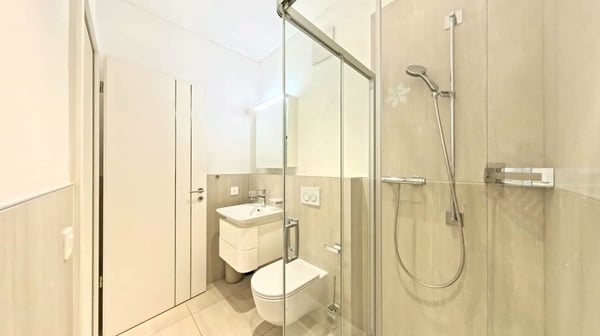 Prestigioso attico con spazi generosi e tre balconi panoramici 17