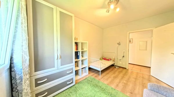 Eleganza urbana con vista sui castelli 7