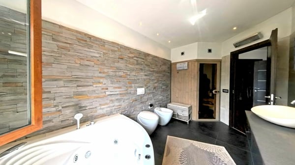 La tua oasi familiare con vista sul Lago di Lugano 11