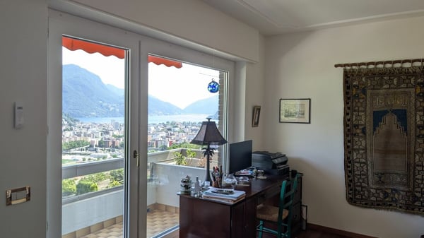 Spazi generosi e vista Lago: Comfort e prestigio in ogni dettaglio 2