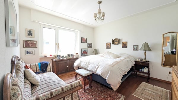 Spazi generosi e vista Lago: Comfort e prestigio in ogni dettaglio 13