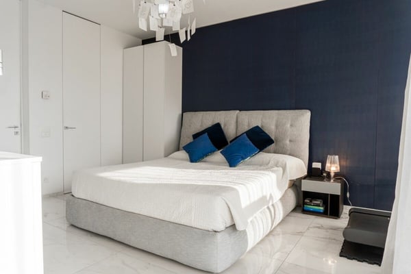 Eleganza, spazio e luce nel cuore della città 8