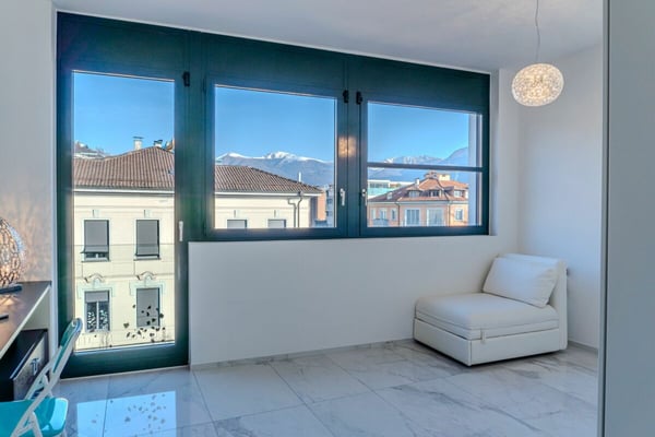 Eleganza, spazio e luce nel cuore della città 10