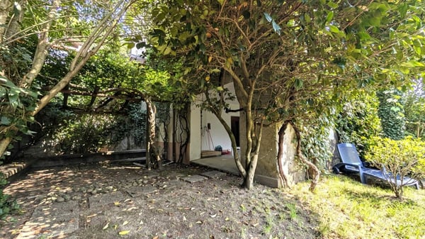 Casa di charme con giardino d'inverno e panorama sulle montagne 12