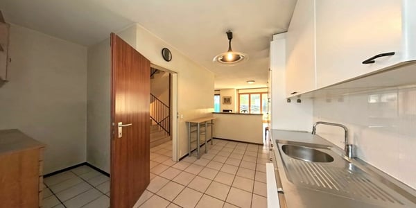 Villetta a schiera dallo stile sobrio ed elegante 6