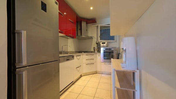 Elegante 2.5 locali con grande terrazza vista lago e piscina 4