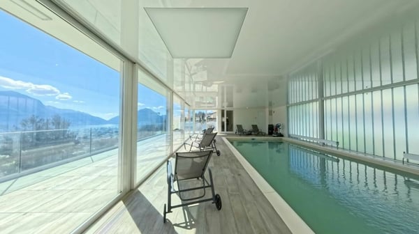 Elegante 2.5 locali con grande terrazza vista lago e piscina 12