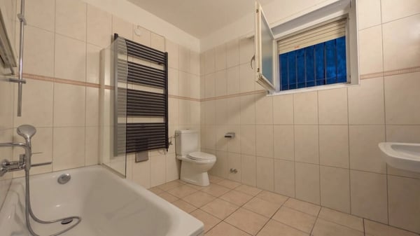 Elegante 2.5 locali con grande terrazza vista lago e piscina 7