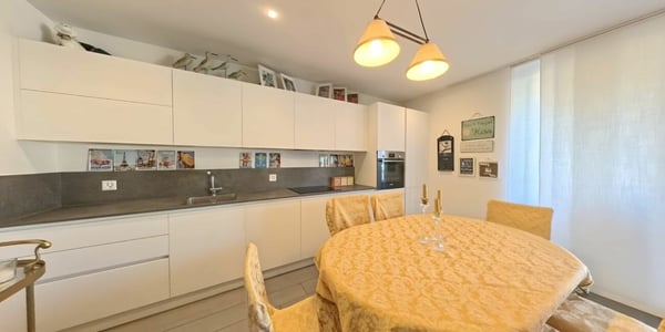 Moderno, di design, luminoso ed elegante 2