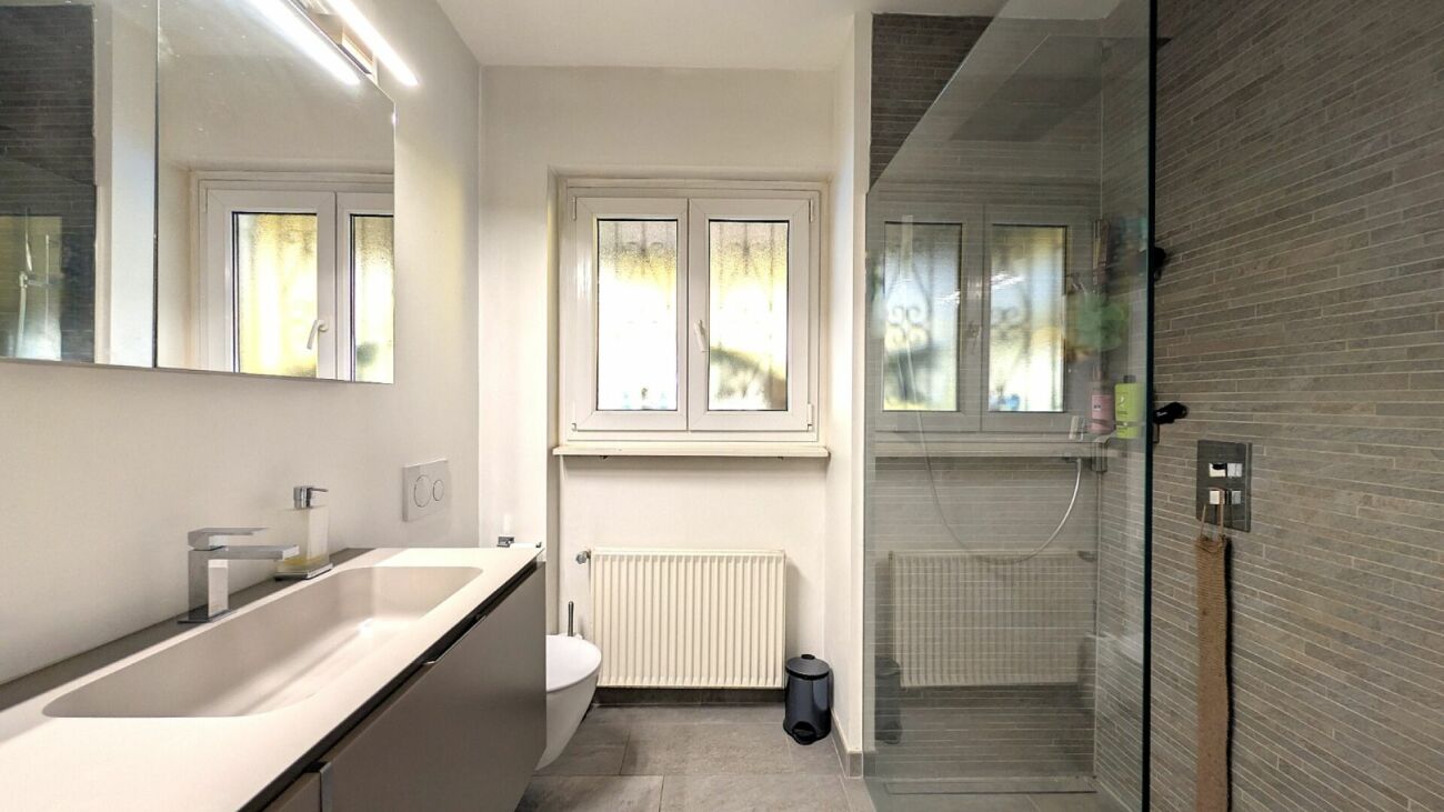 Villa bifamiliare con giardino di 800 m²