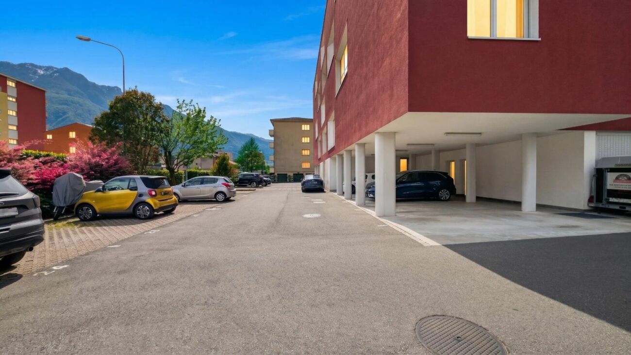 Contemporaneo, in posizione servita e ben collegato!