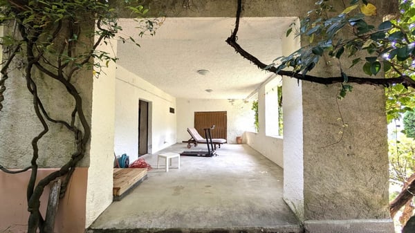 Casa di charme con giardino d'inverno e panorama sulle montagna 13