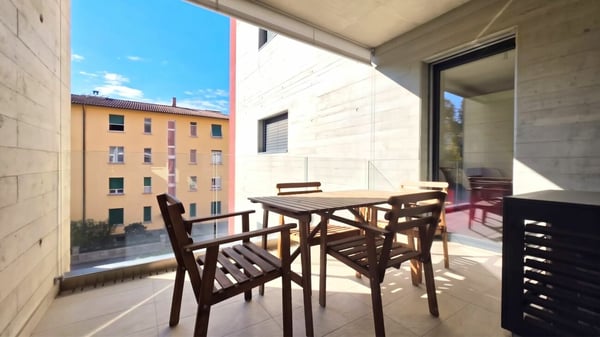 Luminoso, con terrazza, vicino all'Università e al centro di Lugano 2