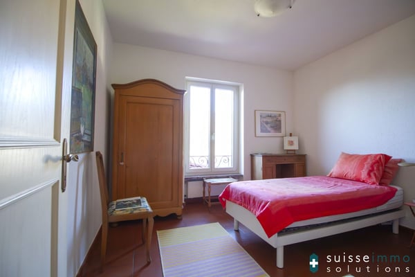 Vezia, Confortevole Villa Bifamiliare con Giardino 9