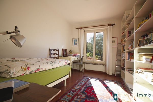 Vezia, Confortevole Villa Bifamiliare con Giardino 6