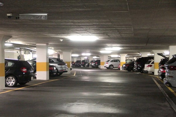 Einstellplatz in Tiefgarage mit eigenem Emobilityanschluss in schöner Überbauung 2
