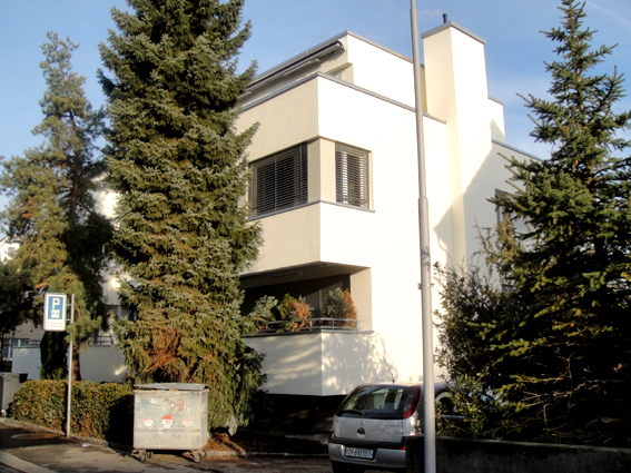 Schöne 3.5 Zimmerwohnung an ruhiger Lage mit 2 Balkon 2
