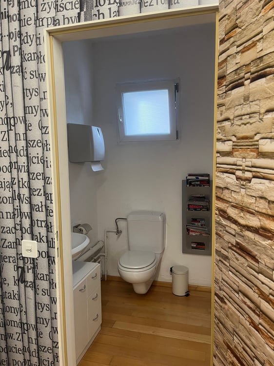 Immobile commerciale e riammodernato a Sant'Antonino. 12