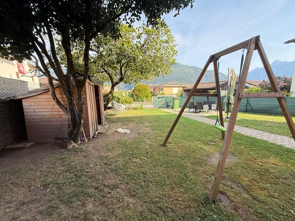 Casa monofamiliare a Giubiasco con grande giardino e spazio per tutti. 13