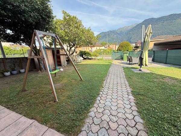 Casa monofamiliare a Giubiasco con grande giardino e spazio per tutti. 14